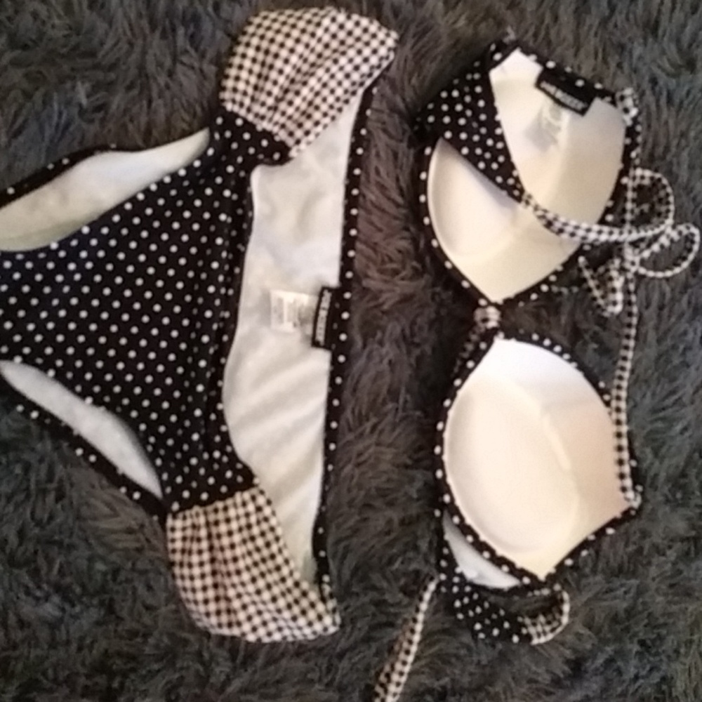 Two piece - Picture 2 of 4